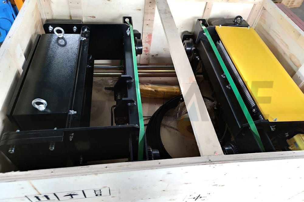 Wooden box for electric hoist