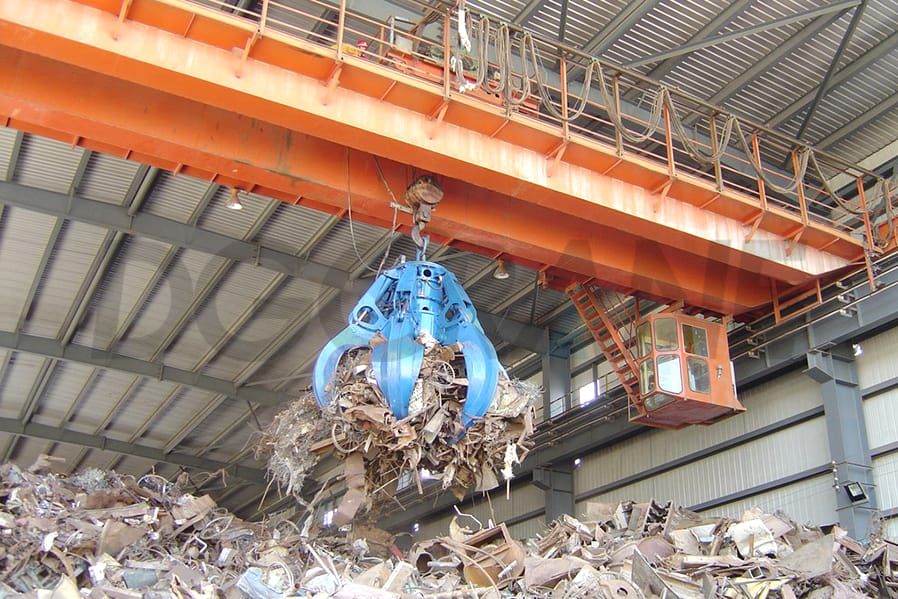 Hydraulic orange peel grab for steel scrap