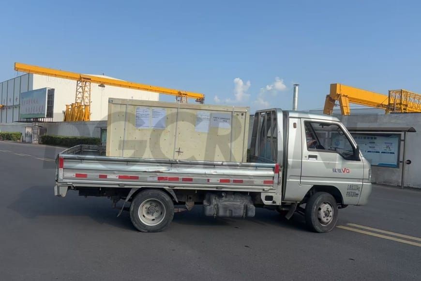 Delivery photo of 70t hook assembly