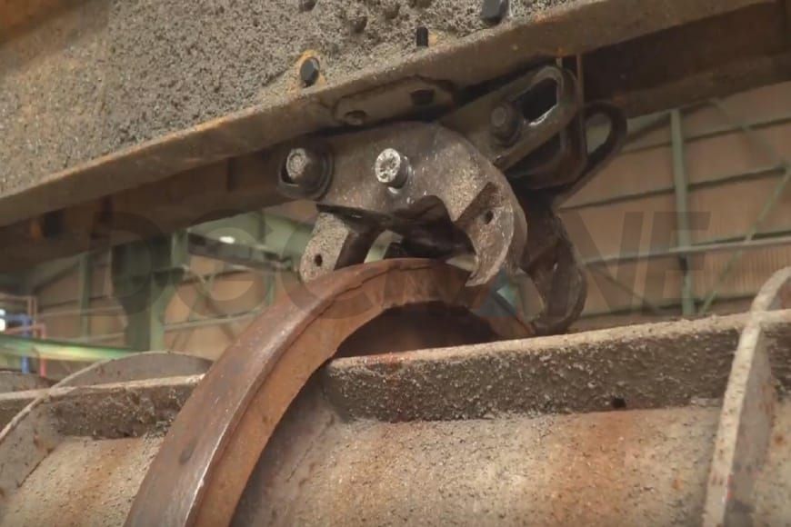 Handling of Pipe Molds in High Temperature Curing and Centrifugal Workshops