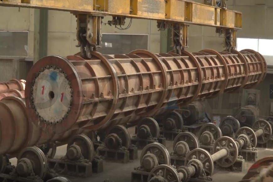Handling of Pipe Molds in High Temperature Curing and Centrifugal Workshops4