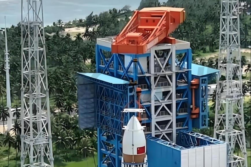 Rocket Launch Dedicated Crane 1