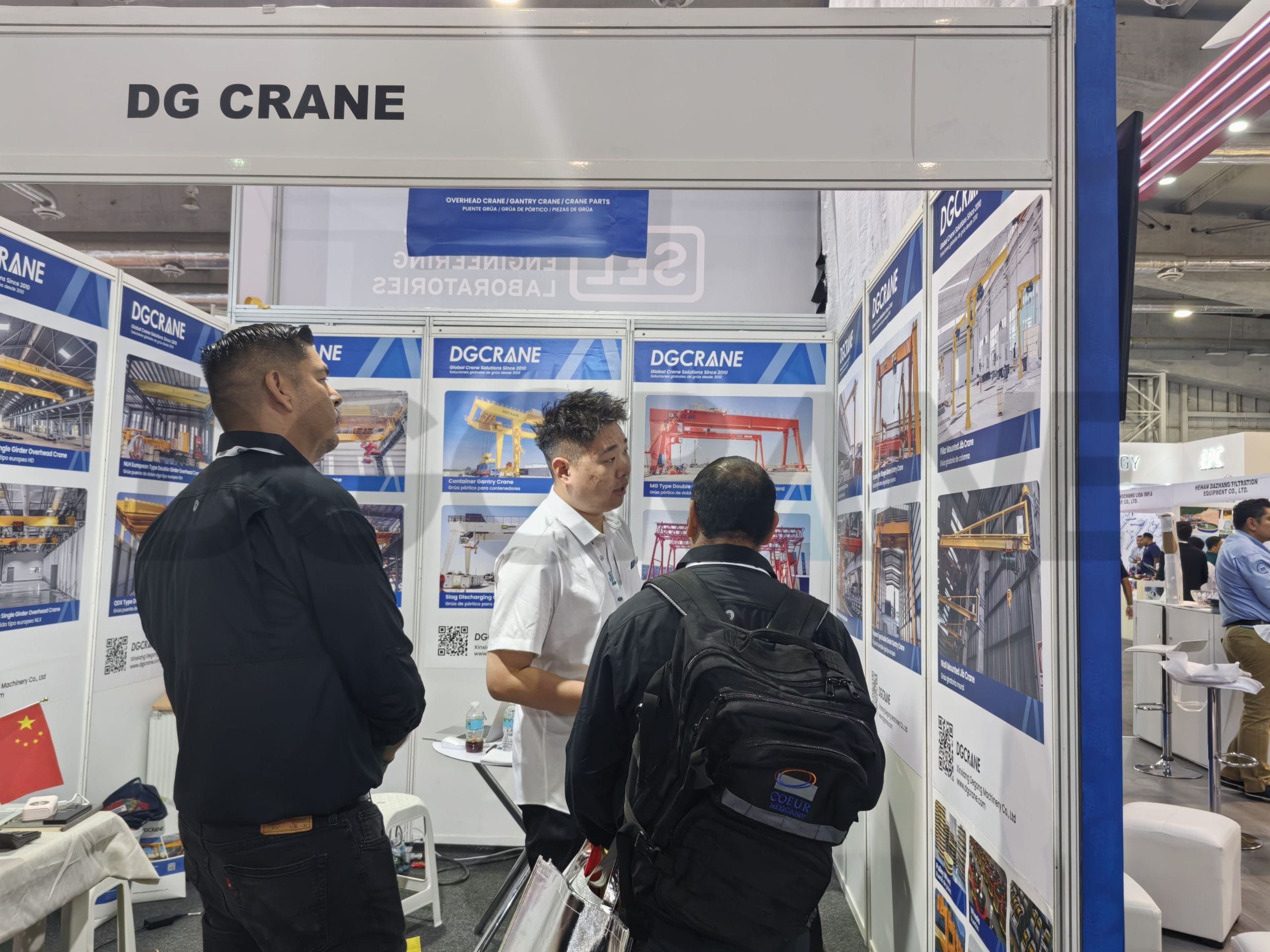 DGCRANE en la feria minera de México 2 escala