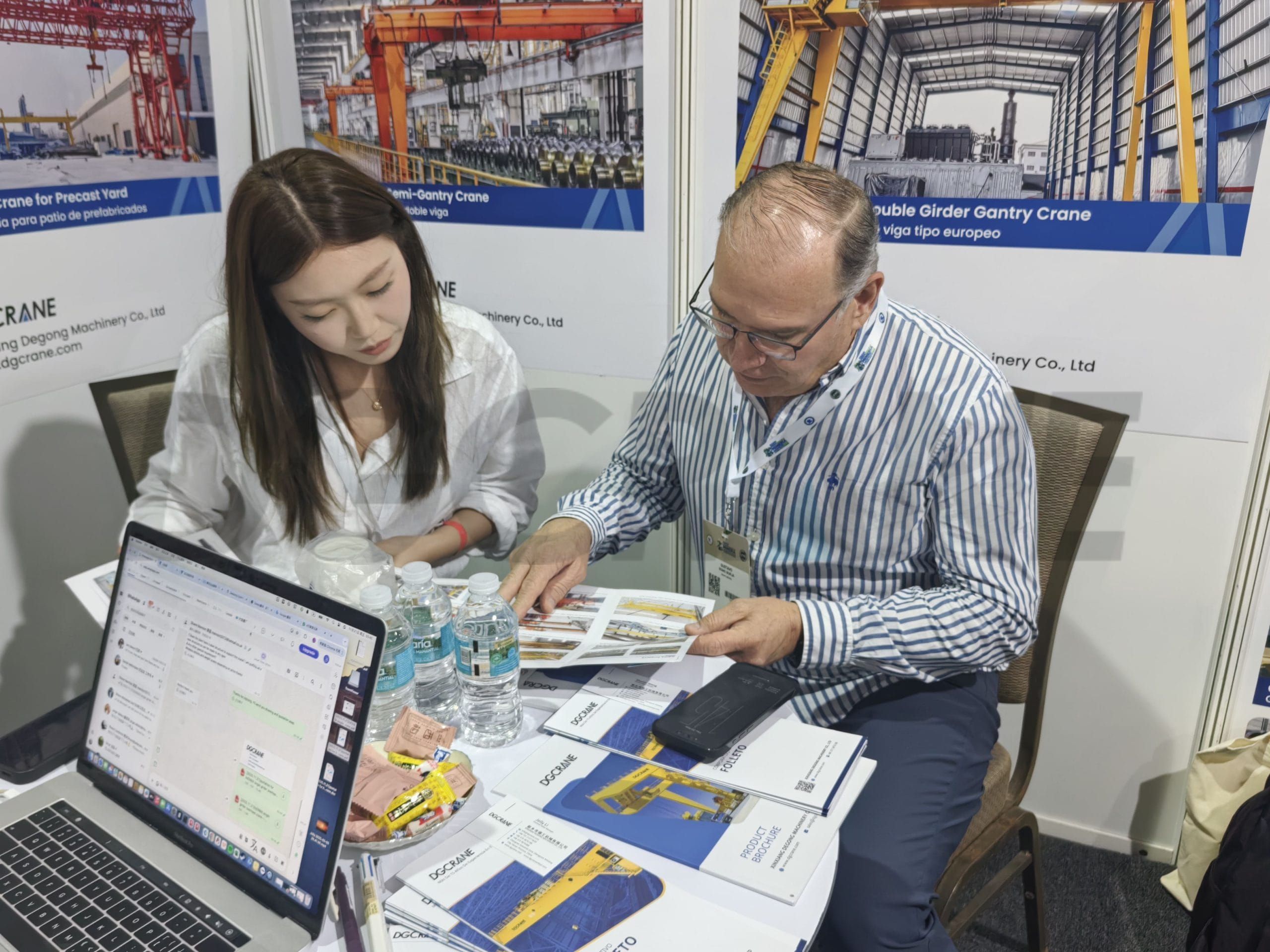 DGCRANE en la feria minera de México 3 escalas