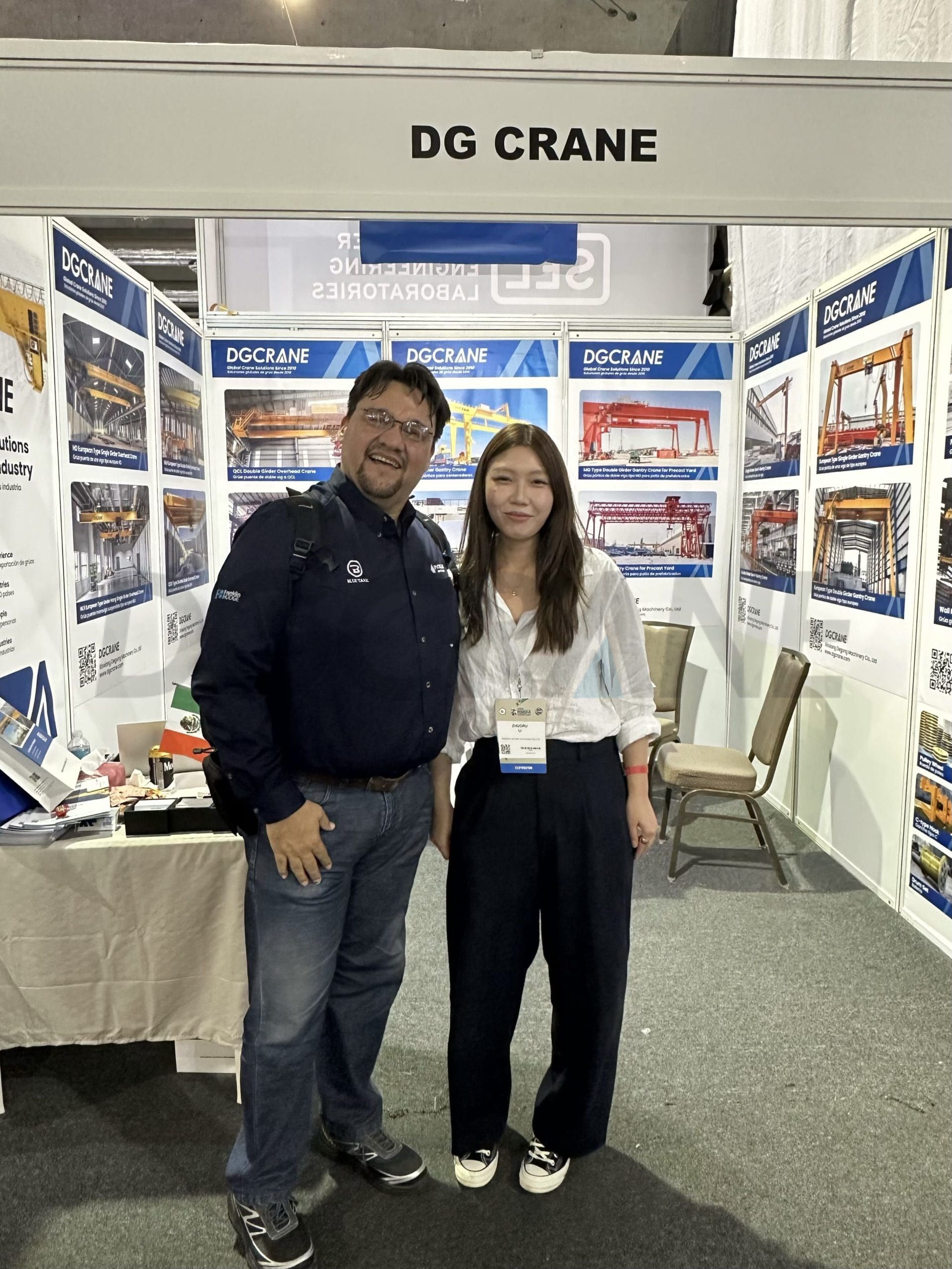 DGCRANE en la feria minera de México 5 escala
