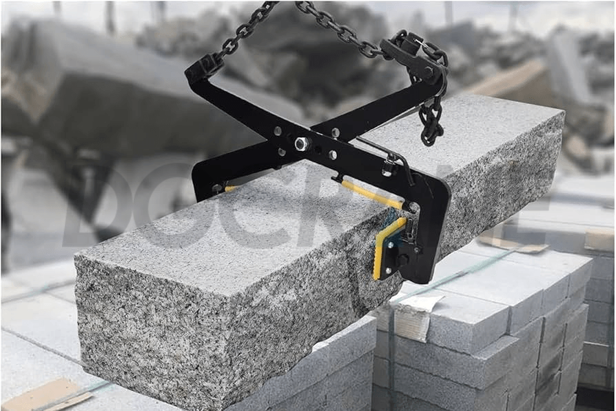 mengangkat papak batu