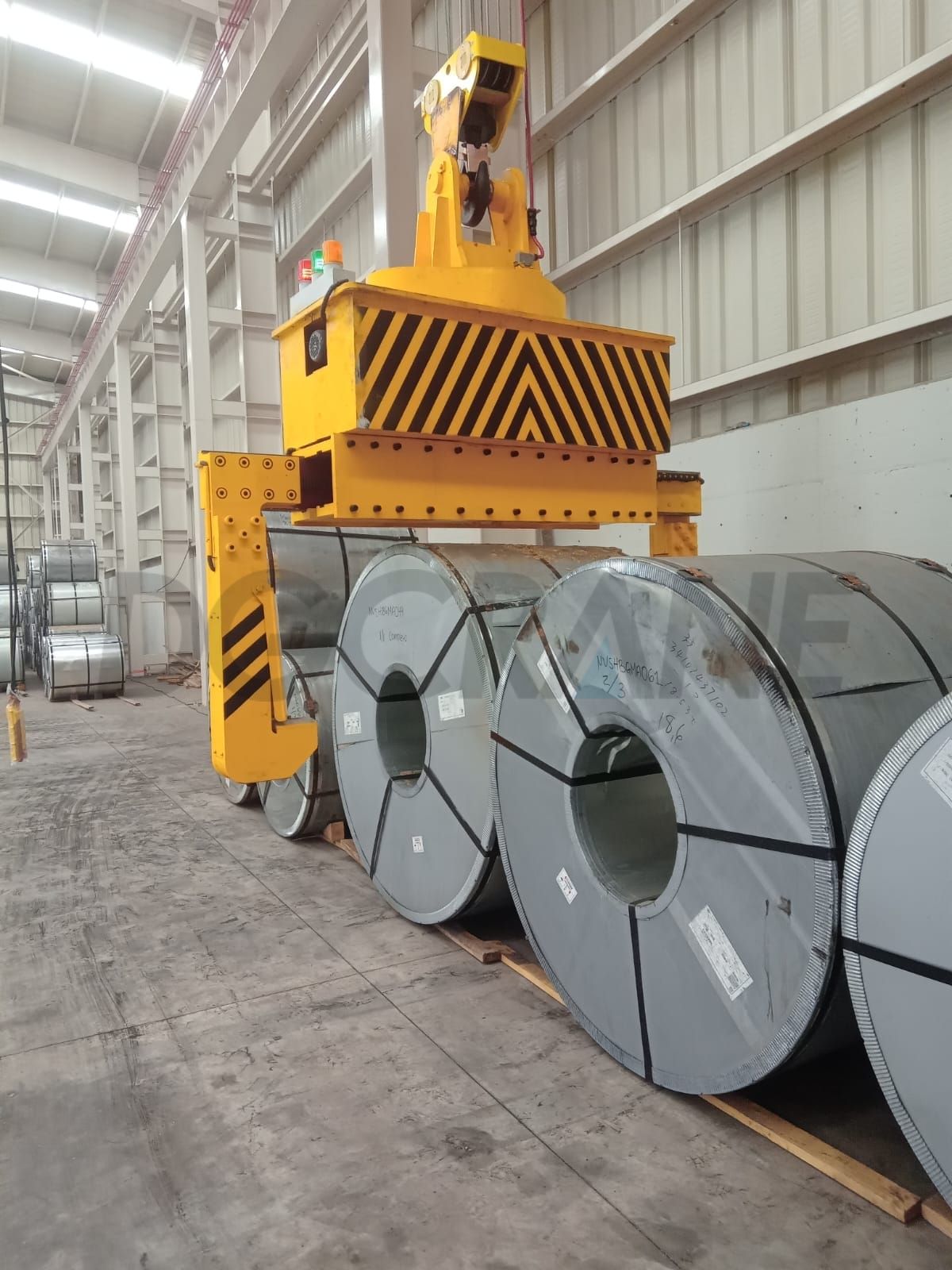 كماشة رفع الملفات