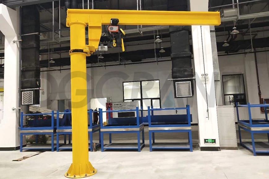 Gru a bandiera montata su colonna di tipo europeo 3 1