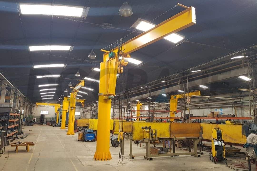 Gru a bandiera industriale autoportante 5