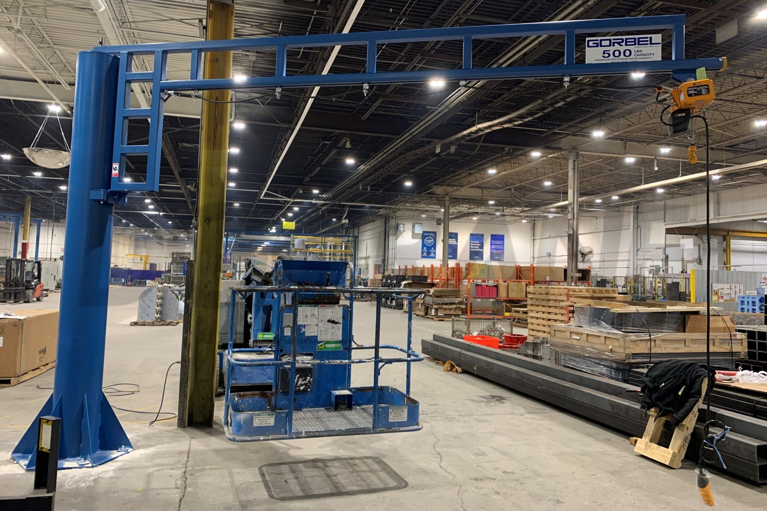 працоўнае месца страловага крана ў вытворчасці аўтамабільных кампанентаў