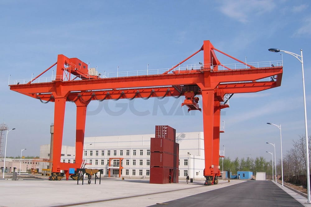 Suitable cranes for lifting containers