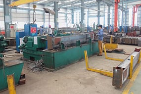 Fabricación de la viga de extremo de la grúa ganry 2