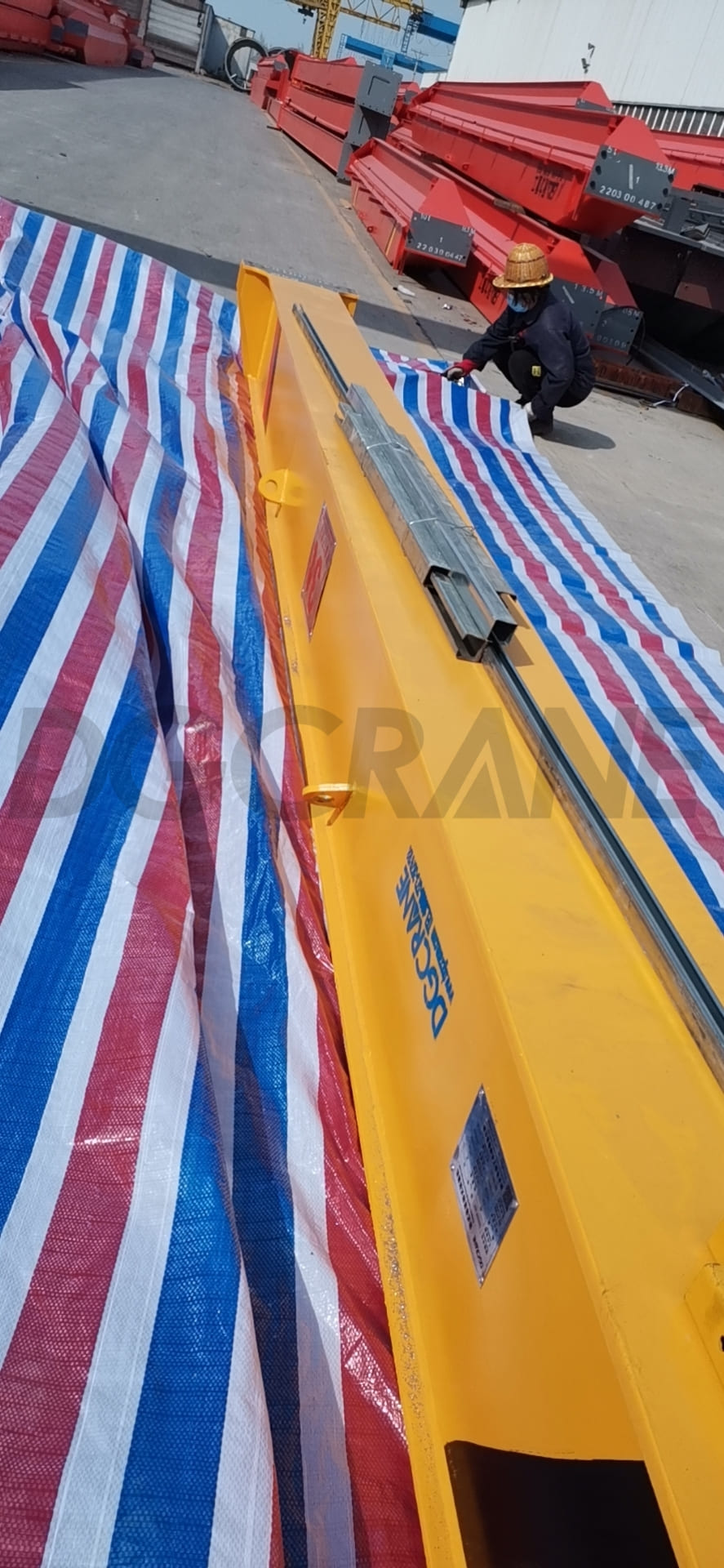 Main beam of t overhead crane ()
