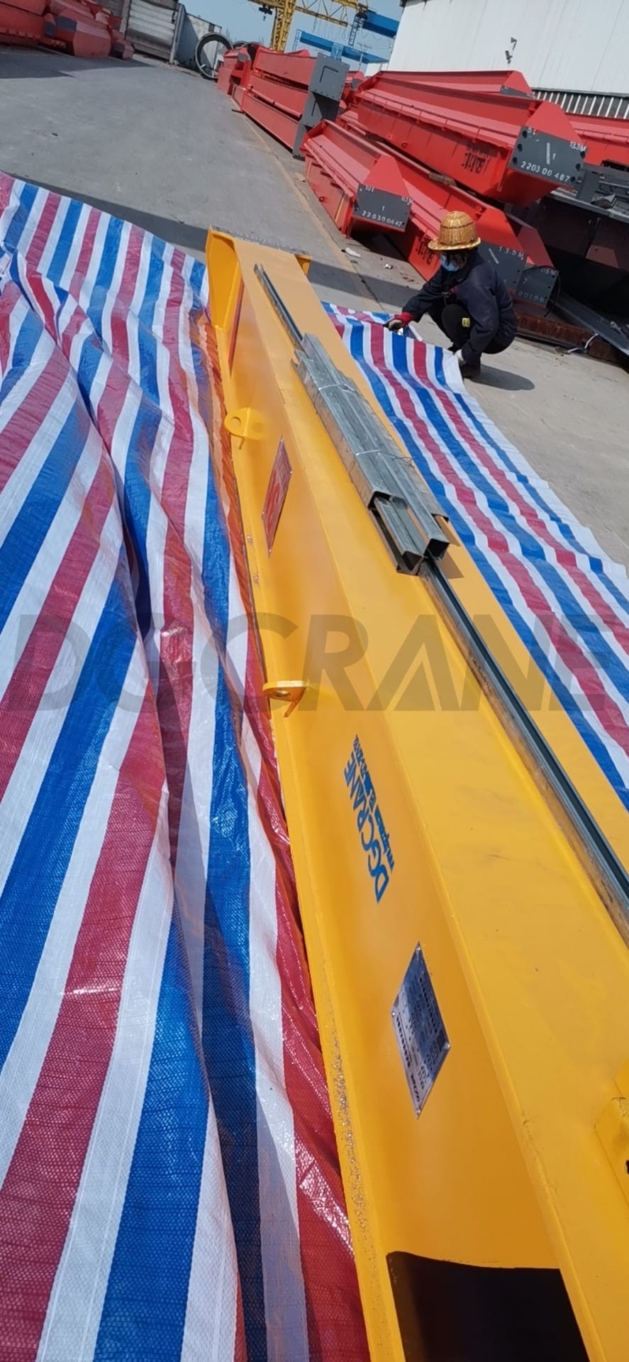 Main beam of t overhead crane ()